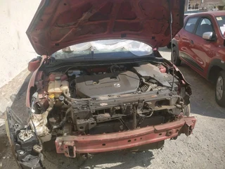 2010 mazda 3 2.0 DISI Axela Hatchback stripping for spares