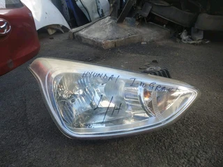 Hyundai i10 grand right headlight / head lamp for sale