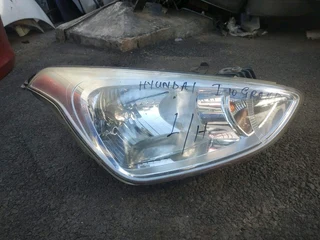 Hyundai i10 grand right headlight / head lamp for sale