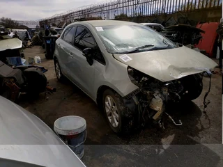 2013 Kia Rio G4FA Stripping for spares