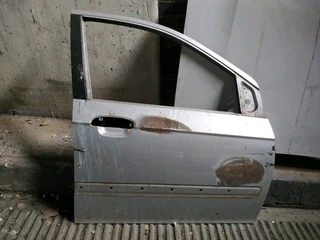 Hyundai Getz Right front door shell for sale