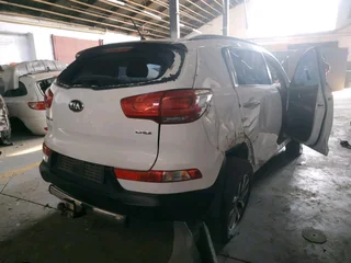 2013 Kia Sportage CRDI Manual transmission Stripping for spares