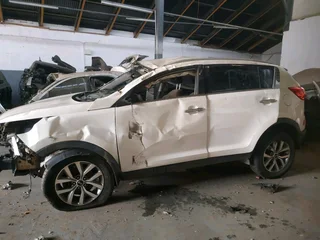 2013 Kia Sportage CRDI Manual transmission Stripping for spares