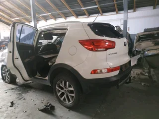 2013 Kia Sportage CRDI Manual transmission Stripping for spares