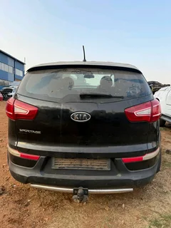 Kia sportage G4KD Manual transmission Stripping for spares