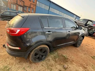 Kia sportage G4KD Manual transmission Stripping for spares