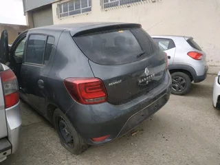 2019 Renault Sandero H4BA Manual transmission Stripping for spares