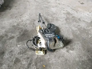 2016 Onwards Hyundai Elantra left front door lock for sale