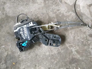 2016 Onwards Hyundai Elantra left front door lock for sale