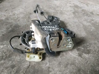 2016 Onwards Hyundai Elantra left front door lock for sale