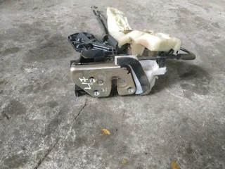 2016 Onwards Hyundai Elantra left front door lock for sale