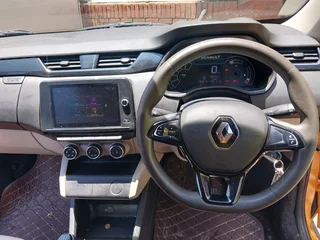 Renault Triber 2022 in excellent condition