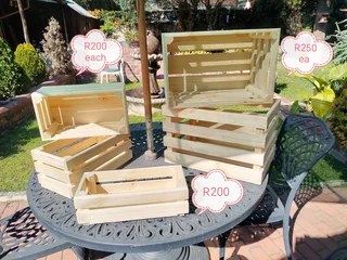 Wooden storage crates / wooden baskets