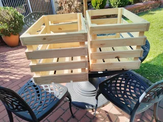Wooden storage crates / wooden baskets