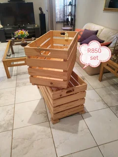 Wooden storage crates / wooden baskets