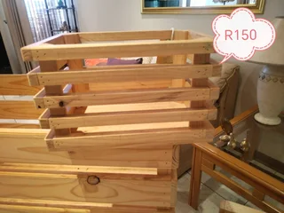 Wooden storage crates / wooden baskets