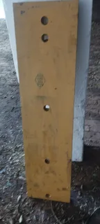 Komatsu 480 wheel loader cutting edge.JCB tlb 3cx parts.