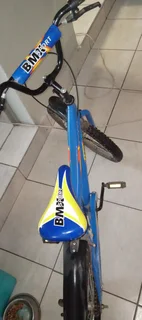 children&#39;s BMX-style bicycle