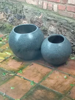 pots - Ad posted by Yolandi Trollip