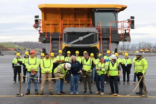 Dump Truck,excavator,forklift,grader,tower Crane And More Call 0735879954...