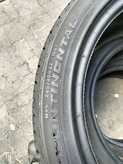 2x 265/40/22 Continental Cross contact like new