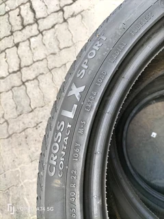 2x 265/40/22 Continental Cross contact like new