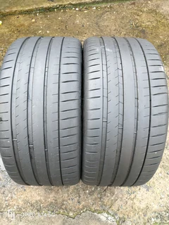 2x 295/35/21 Michelin pilot Sport 4S ⭐ rated