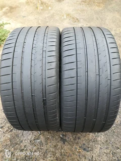 2x 295/35/21 Michelin pilot Sport 4S ⭐ rated