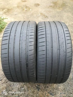 2x 295/35/21 Michelin pilot Sport 4S ⭐ rated