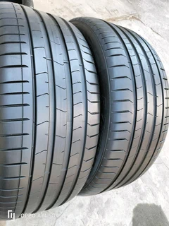 Two tyres 275/40/21 Pirelli pzero Runflat, 90%thread