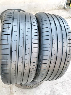 Two tyres 275/40/21 Pirelli pzero Runflat, 90%thread