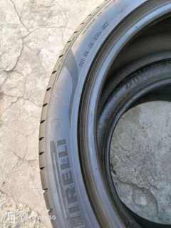 Two tyres 275/40/21 Pirelli pzero Runflat, 90%thread