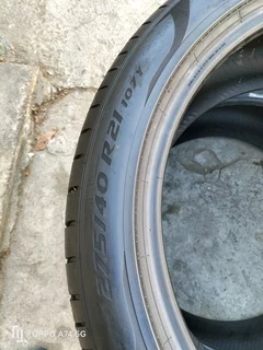 Two tyres 275/40/21 Pirelli pzero Runflat, 90%thread
