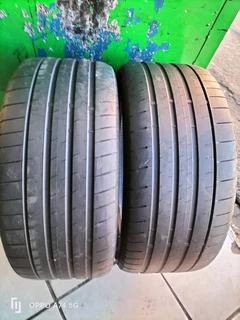 2x 255/40/19 Bridgestone Potenza normal tyres
