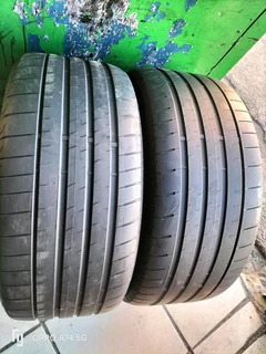 2x 255/40/19 Bridgestone Potenza normal tyres