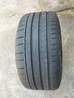 1x 265/30/20 Michelin pilot super sport