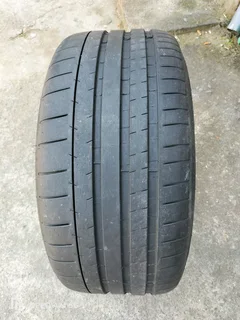 1x 265/30/20 Michelin pilot super sport