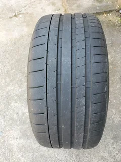 1x 265/30/20 Michelin pilot super sport