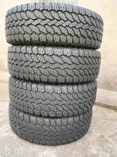 Set 4x 205/70/15C General Grabber AT3 like new