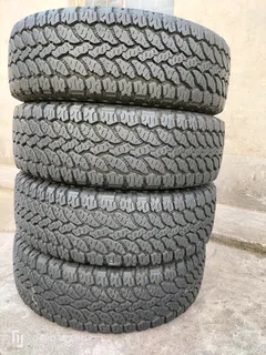 Set 4x 205/70/15C General Grabber AT3 like new