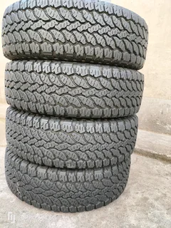 Set 4x 205/70/15C General Grabber AT3 like new