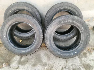 4x 265/60/18 Pirelli Scorpion AT plus White lattering