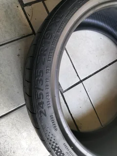 2x 245/35/19 Continental sport Contact 6