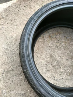 2x 305/30/23 continental Cross contact UHP