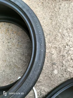 2x 305/30/23 continental Cross contact UHP