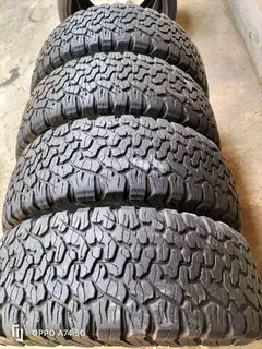 Set 285/65/18 BFgoodrich Ko2 White lattering