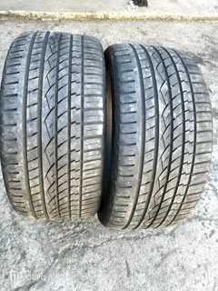 2x 305/30/23 continental Cross contact