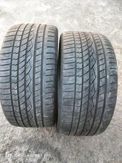 2x 305/30/23 continental Cross contact
