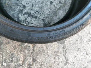 2x 305/30/23 continental Cross contact