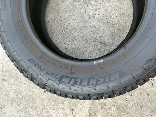 1x 235/65/17 Michelin LTX force